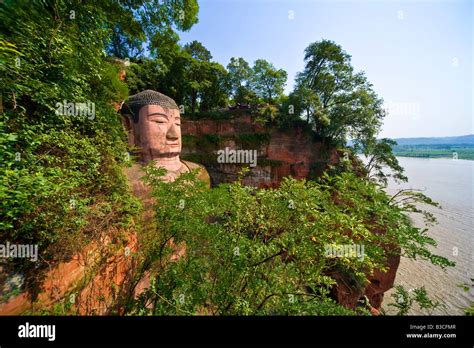 Leshan Buddha Dafo Sichuan Province China Jmh3242 Stock Photo Alamy