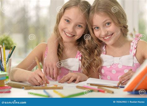 6 Girls At An Art Lesson In A Pottery Workshop Royalty Free Stock