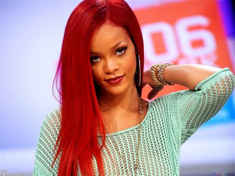 Rihanna Chestpop