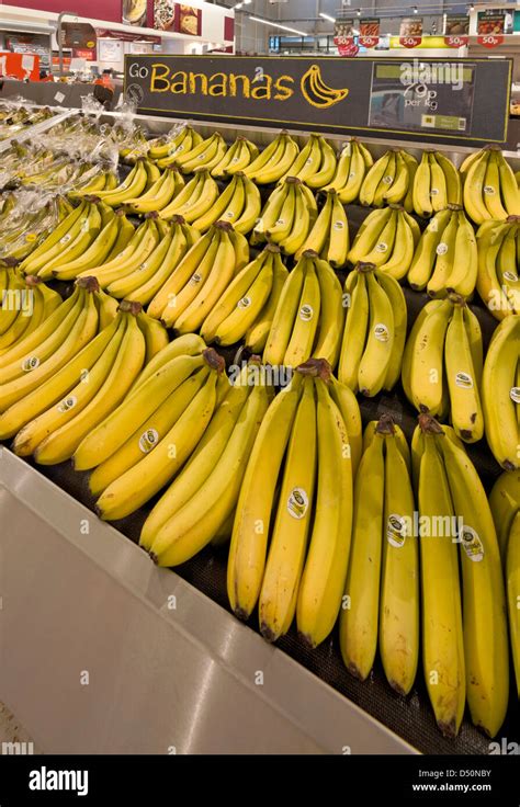 Bananen Supermarkt Fotos Und Bildmaterial In Hoher Auflösung Alamy
