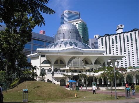 The mosque has four minarets that stand tall at 142.3 meters which makes them the second tallest minarets in the world. File:As Syakirin Mosque, Kuala Lumpur.jpg