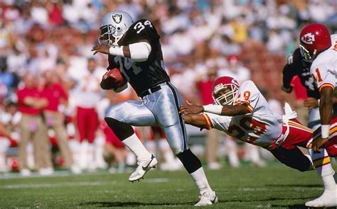 Bo Jackson ‘id Be Averaging 350 400 Yards A Game