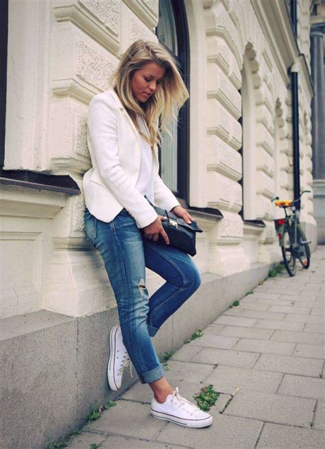 Pin By Angie Paola On Moda Fashion How To Wear White Converse White
