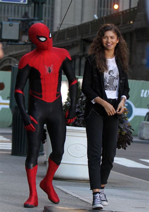 Pin By Nataly On Fk In 2022 Mj Outfits Zendaya Zendaya Spiderman Homecoming Mj Costume Spiderman