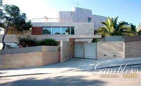 Are you ready to see lionel messi's incredibly house? Neymar bought a new luxury mansion in Rio. More on ...