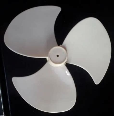 Gkr Plastic 400 Mm Table Fan Blade Blade Size 16 Inch Number Of