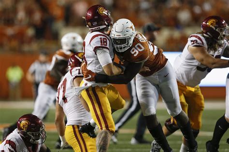 Usc Drops Out Of The Ap Top 25 After Loss To Texas