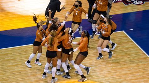 Ncaa Womens Volleyball Tournament 2021 Texas Versus Kentucky In A