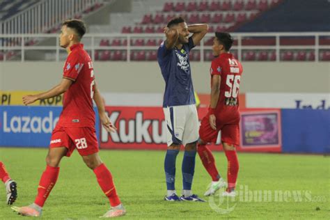 Persija Jakarta Taklukkan Persib Bandung Dengan 1 0 Di Stadion Manahan