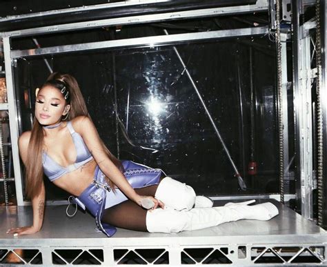 Take A Look At Ariana Grandes Sexy And Bold Instagram Pictures Iwmbuzz