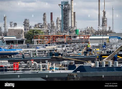 Shell Pernis Refinery Largest Refinery In Europe Production Logistics And Tank Facilities
