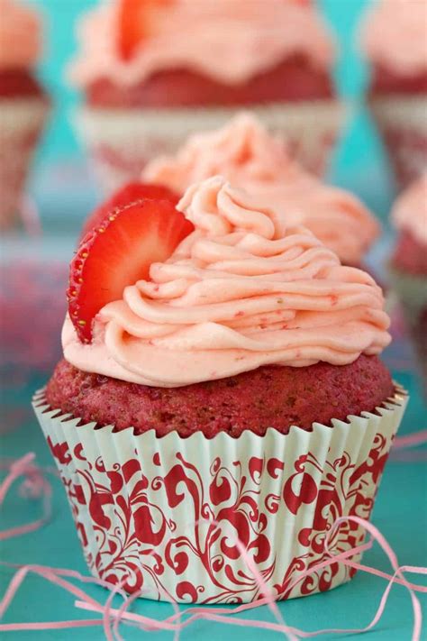 Easy Strawberry Cupcakes Using Cake Mix