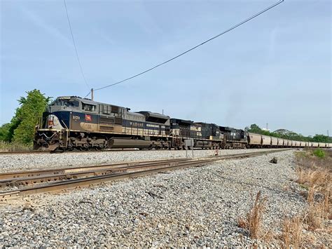 Wabash Heritage Sd70ace Ns 1070 56e Ns Southbound Grain Tr Flickr