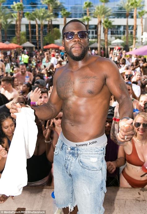 Starrlab Kevin Hart Enjoys Fun By The Pool Over The Weekend