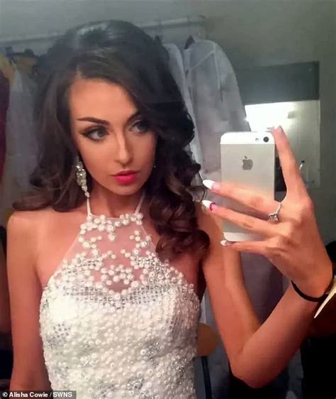 Woman Bullied Over Anorexia Becomes Top Beauty Queen Daily Mail Online