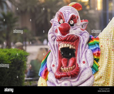 Scary Clown Stock Photo 28423005 Alamy