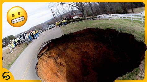 Top 10 Unbelievable Sinkholes In The World Youtube