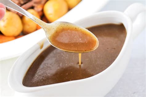 easy pot roast gravy {made from drippings } lil luna
