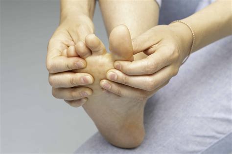 What Does Athlete S Foot Look Like Symptoms Causes And Best Treatment Options Health Tenfold