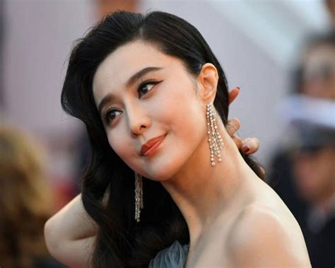 20 Chinese Female Actress In Hollywood Background