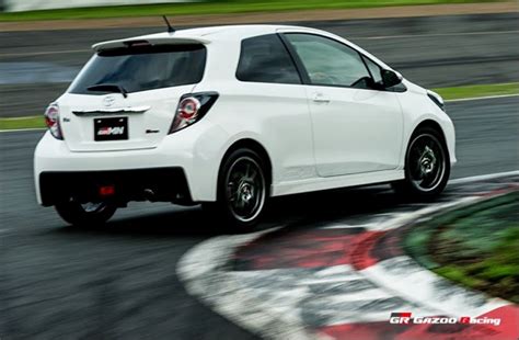 Toyota Yaris Turbo Reviews Prices Ratings With Various Photos