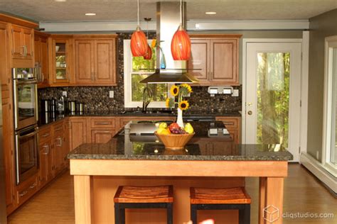 It was only about 10 years ago that maple and oak stained cabinets were the most popular choice but painting cabinets has quickly become the norm. Looking for paint color to match maple cabinets.