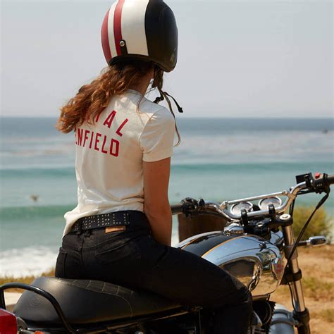 Royal enfield india manufactures and also exports the motorcycles to europe, america, japan, south africa and australia and other 45 countries. 2021 Royal Enfield INT 650 | Throttle Company