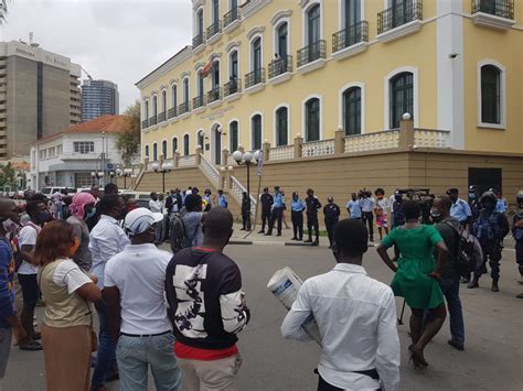 Protestos Marcam Início Do Julgamento Dos Manifestantes Correio Da Kianda Notícias De Angola