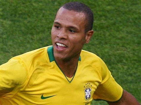 His birthday, what he did before fame, his family life, fun trivia facts, popularity rankings, and more. Luis Fabiano - Sao Paulo | Player Profile | Sky Sports ...
