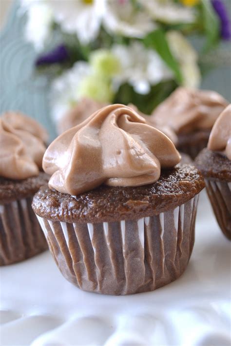 Make the frosting by in a large bowl, beat butter until fluffy using a hand mixer. Miranda's Recipes: Nutella Cupcakes