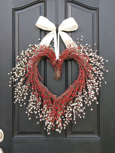 The Kissing Wreath Door Wreaths Valentines Day Wreath