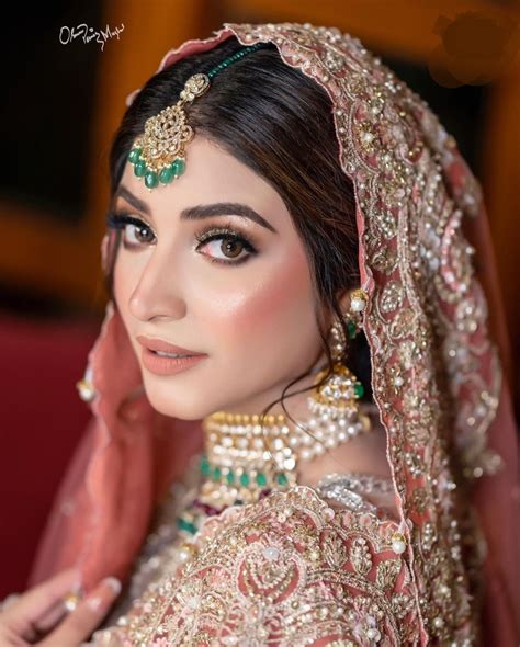 In Pictures Kinza Hashmi Poses For A Bridal Photoshoot The Odd Onee
