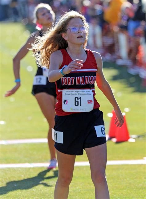 Meet Fort Madison S Avery Rump The Hawk Eye S Girls Cross Country Runner Of The Year