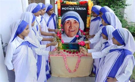 Days Before Her Sainthood Kolkata Celebrates Mother Teresas Birthday