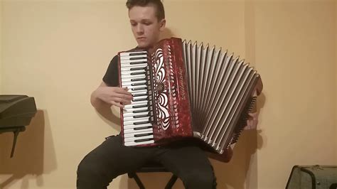 Occasionally red or colorsided individuals will be seen. Barka - akordeon - YouTube