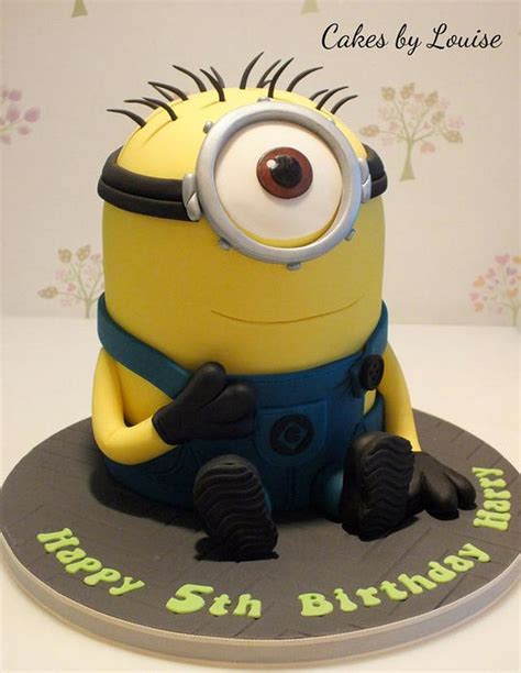 We have elvis minions, bride and groom minions and even a minion on a pogo stick. Minion - cake by Louise Jackson Cake Design - CakesDecor