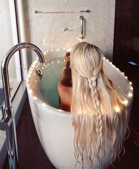 Beautiful Blonde Babe In Soaking Tub Bathbabe Blonde Blondeinbath