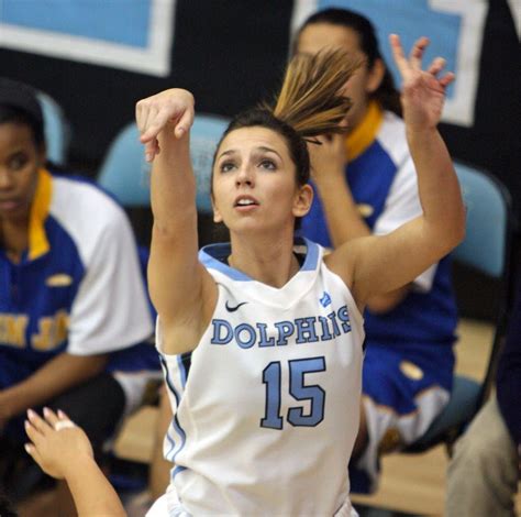 College Of Staten Island Womens Basketball Team Thrashes Hunter 75 48