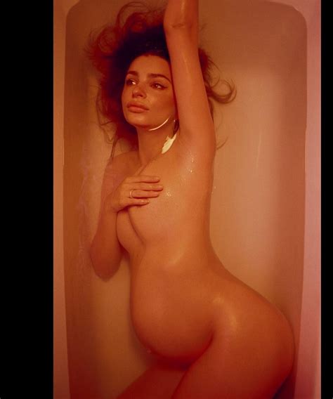 Emily Ratajkowski Nude In The Last Weeks Of Pregnancy 9 Photos The Fappening