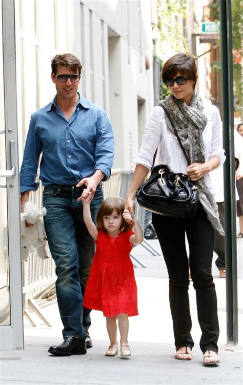 Scripted series, about a hollywood contract marriage, is mysterious and surprisingly sexy. Suri Cruise Wiki: Family, Mother, Net Worth, Tom Cruise, Now