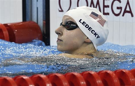 Rio 2016 Us Swimmer Katie Ledecky Sets Olympic Record In 800m Preliminaries