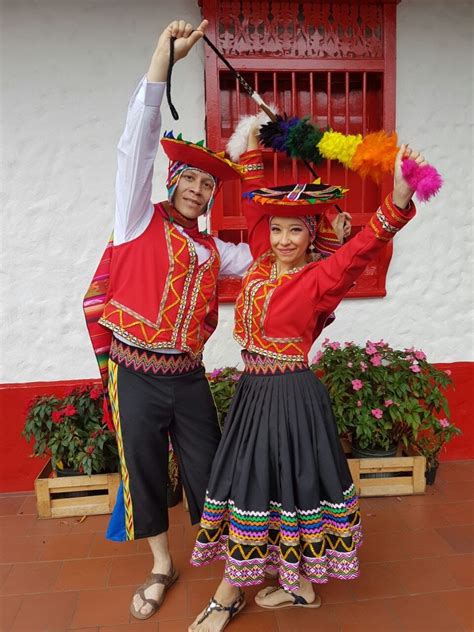 Huayno Baile Y Traje Típico Del Perú Costumes Around The World Folk