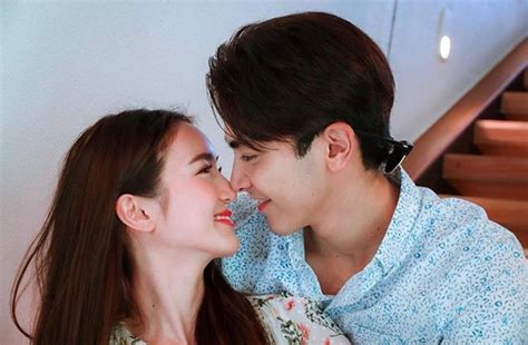 คืนนี้ #ภณณวัสน์ จะชวนเพื่อนๆ จากละคร #พราวมุก มาเมาท์สดรอดูละครตอนแรกกัน ติดตามได้ทาง ig: | ภณบัว | P O N & B U A | 🌸 . . ©️ Original Owner ...
