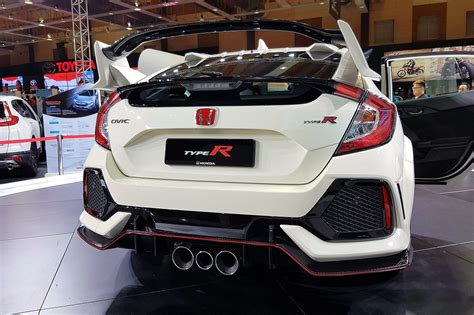 Fk8 honda civic type r mugen concept on show in malaysia first appearance in southeast asia paultan org. Honda Malaysia Launches New Civic Type R - Autoworld.com.my