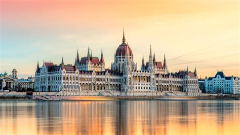 Representing the electorate, making laws. Parlament Ungarn - KE KELIT Hungary