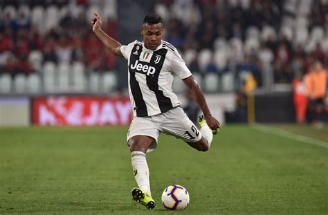 Wybór padł na występującego do tej pory w barwach sportingu luísa maximiano. Allegri: Juve-back har spillet med brækket tå