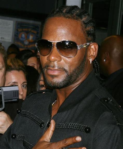 Dlisted R Kelly Has Been Evicted From His Alleged Sex Cult Compound