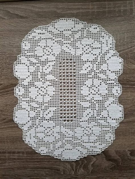 35 Awesome Free Crochet Oval Tablecloth Patterns