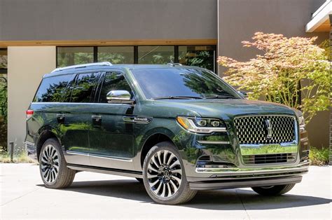 Lincoln Updates Its Navigator Suv For 2022 Three Crossovers Available