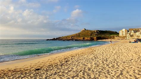 Porthmeor Beach At St Ives Cornwall Holidays In Cornwall Places To